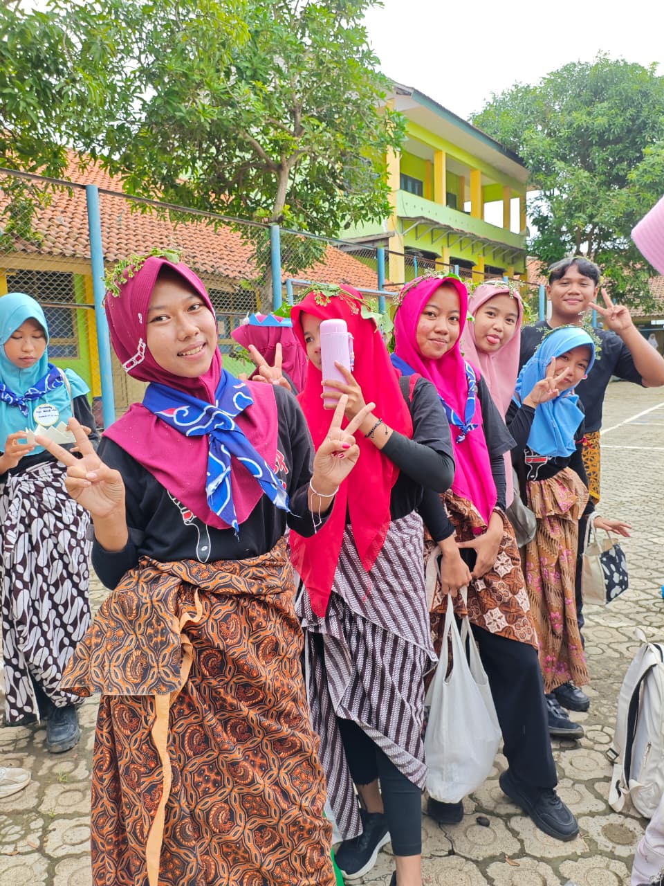 MENARI
